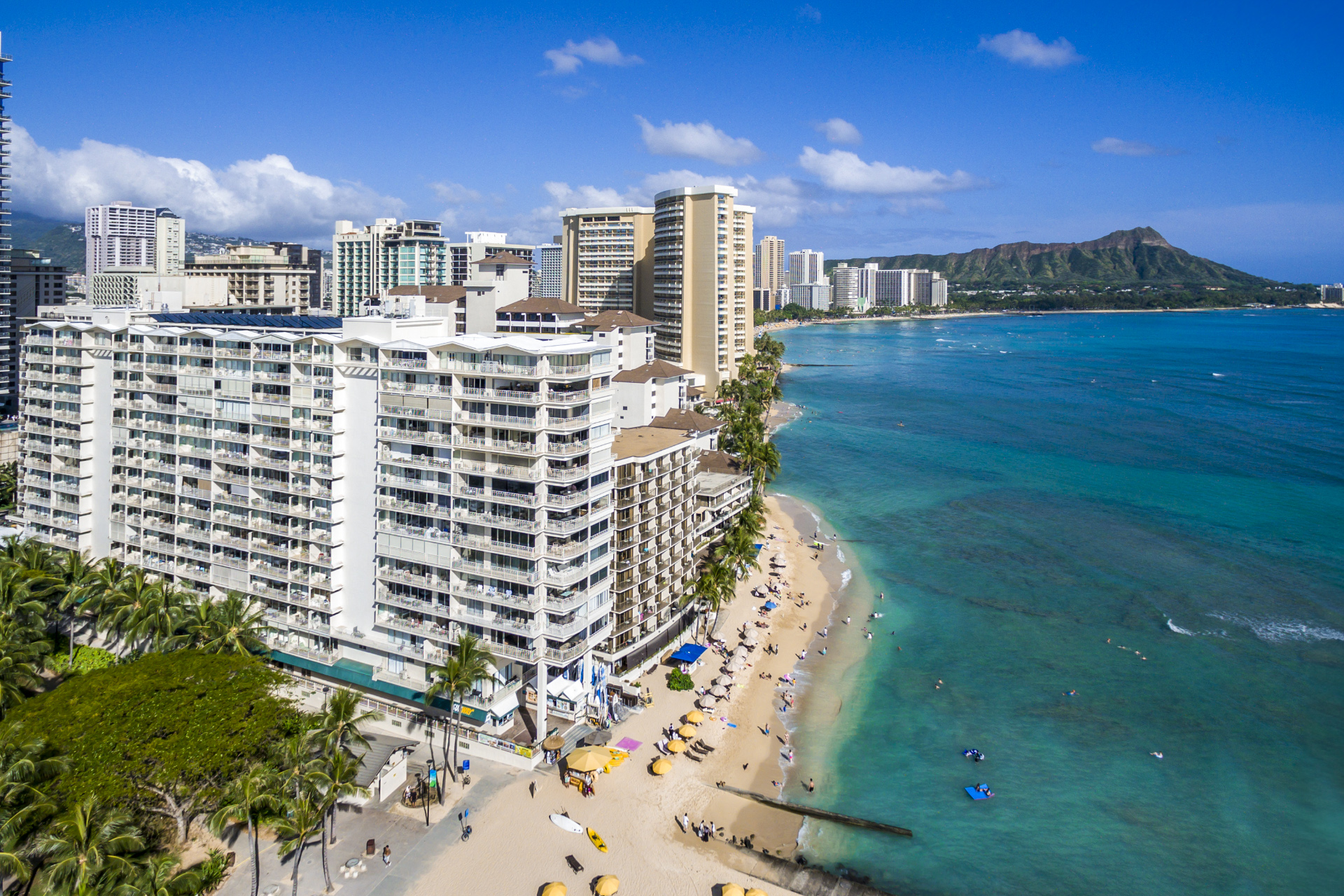 Waikiki Shore Beachfront Location