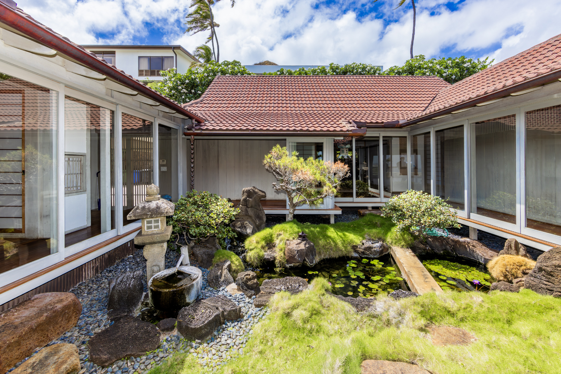 3852 Poka Street Garden Courtyard